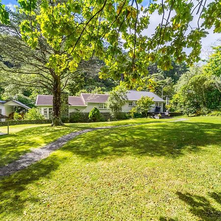 Pinehaven Cottage Upper Hutt Exterior photo