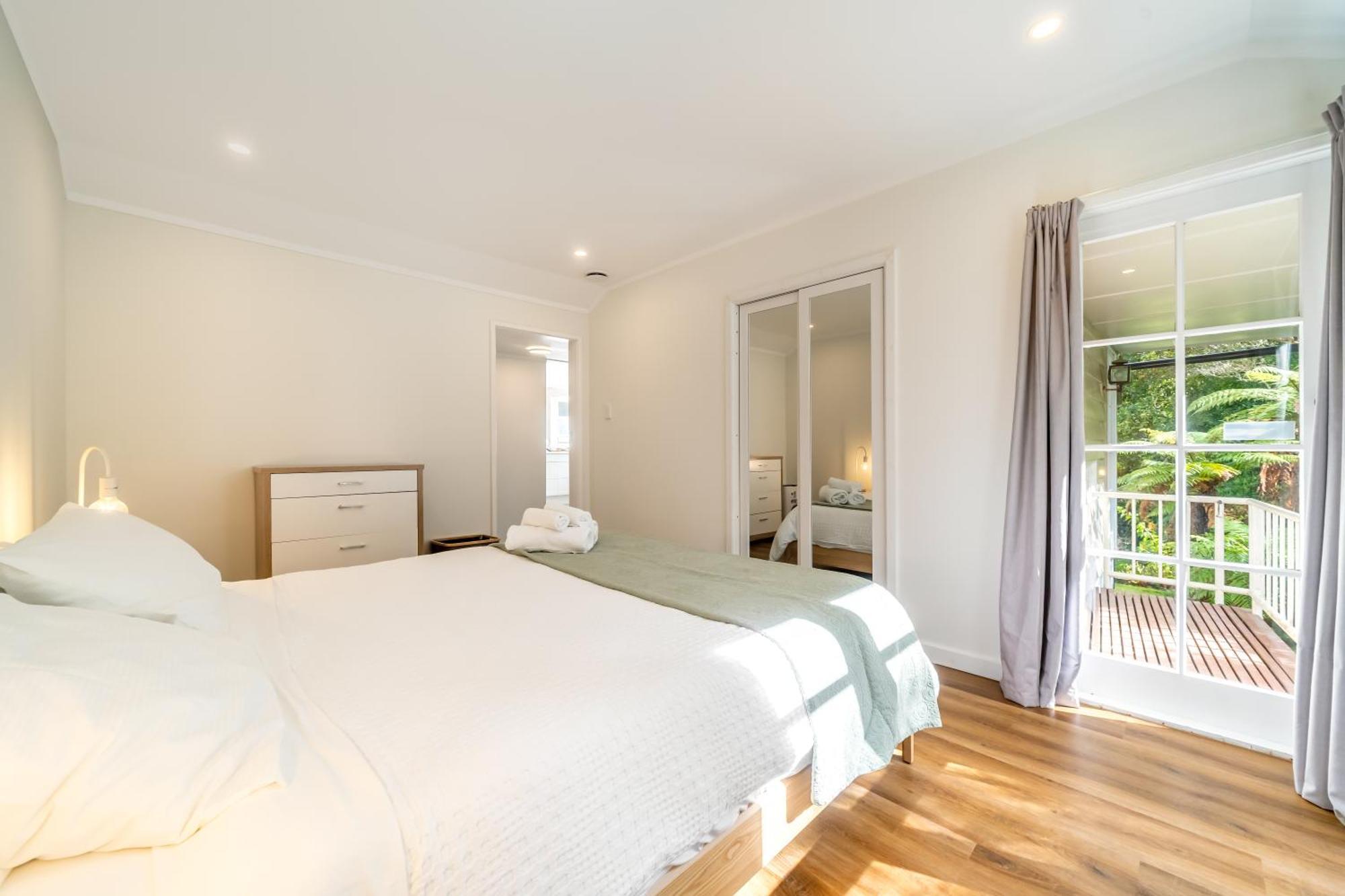 Pinehaven Cottage Upper Hutt Exterior photo